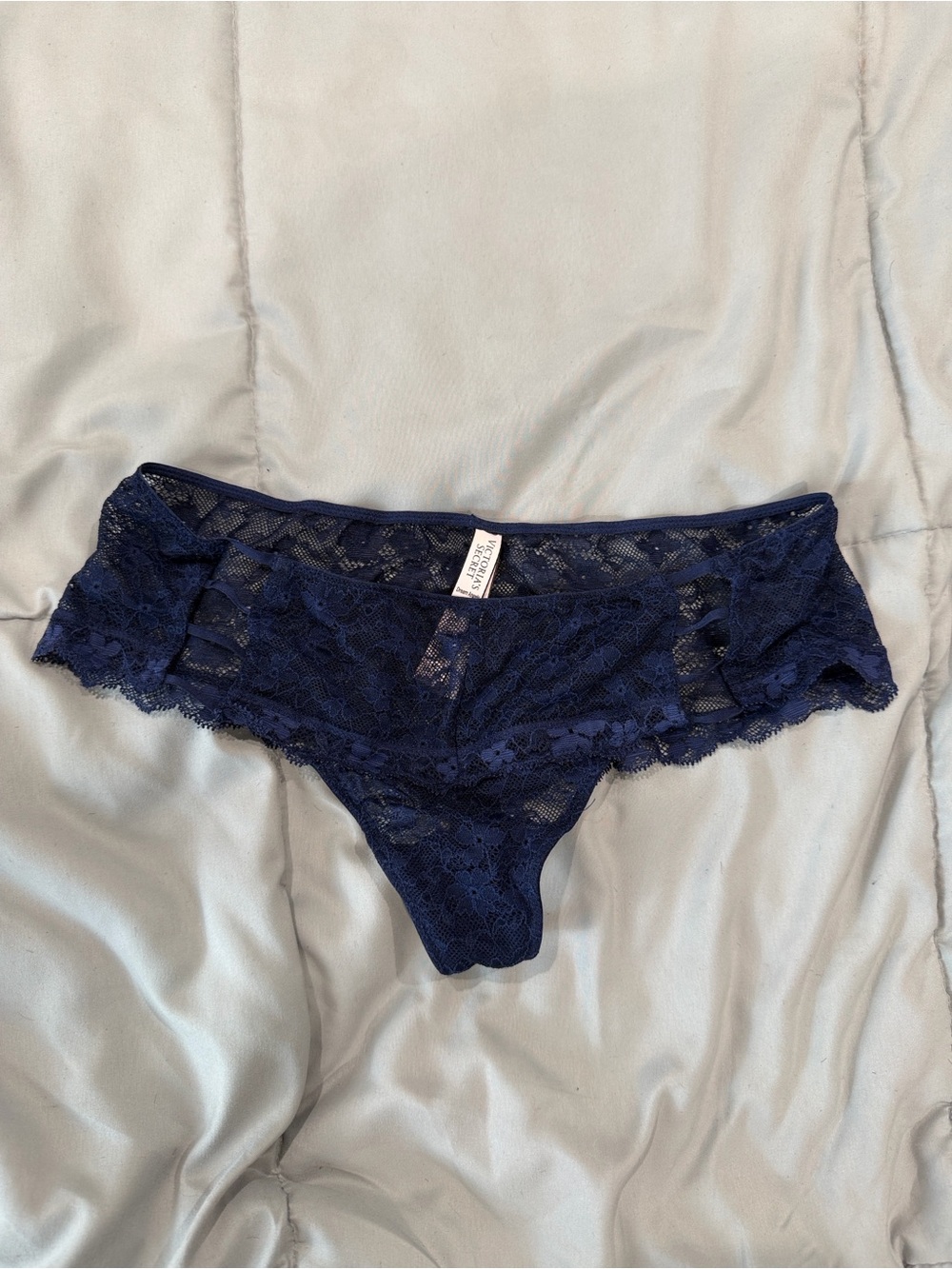 Victoriaโs Secret lace thong